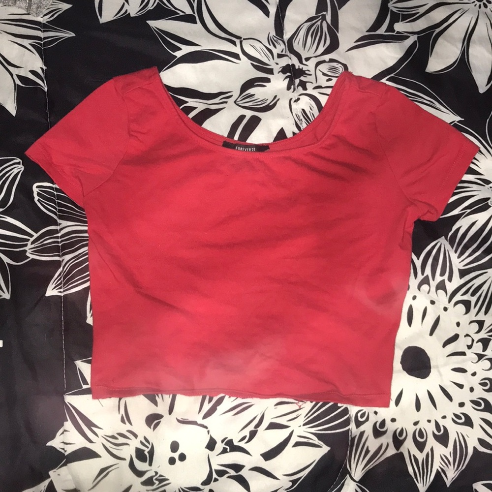 Red short sleeved crop top